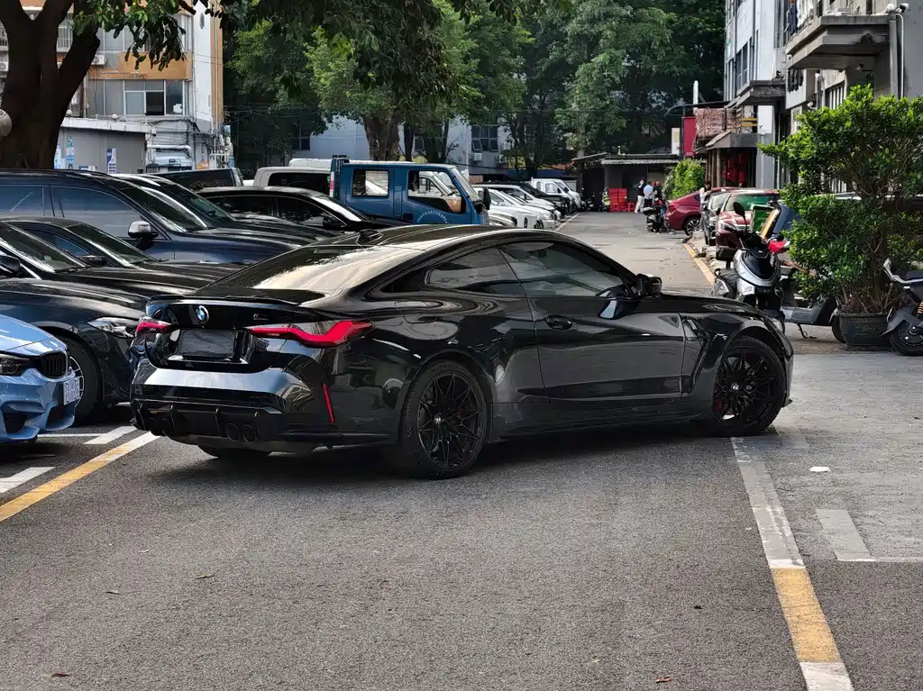 BMW M4 — миниатюра 3