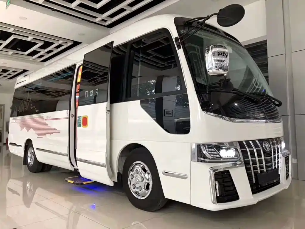 Toyota Coaster 0