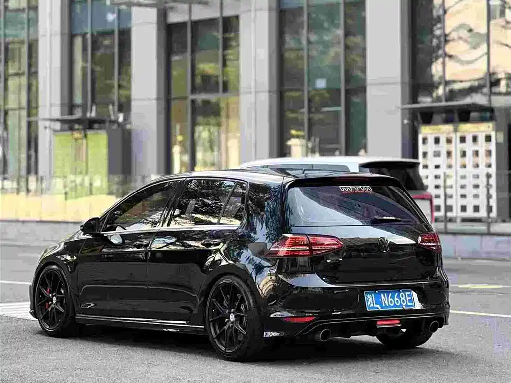 Volkswagen Golf — миниатюра 3