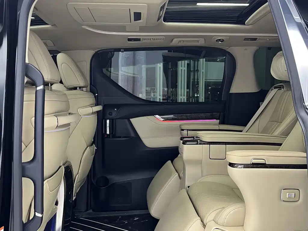 Toyota Vellfire — миниатюра 19