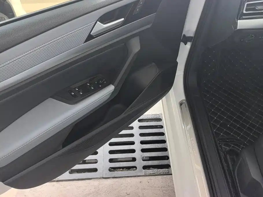 Volkswagen Lavida — миниатюра 7