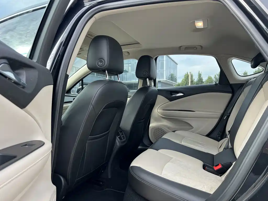 Buick Verano — миниатюра 9