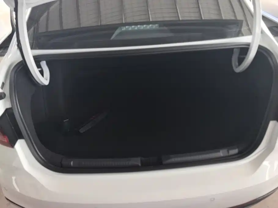 Volkswagen Lavida — миниатюра 4