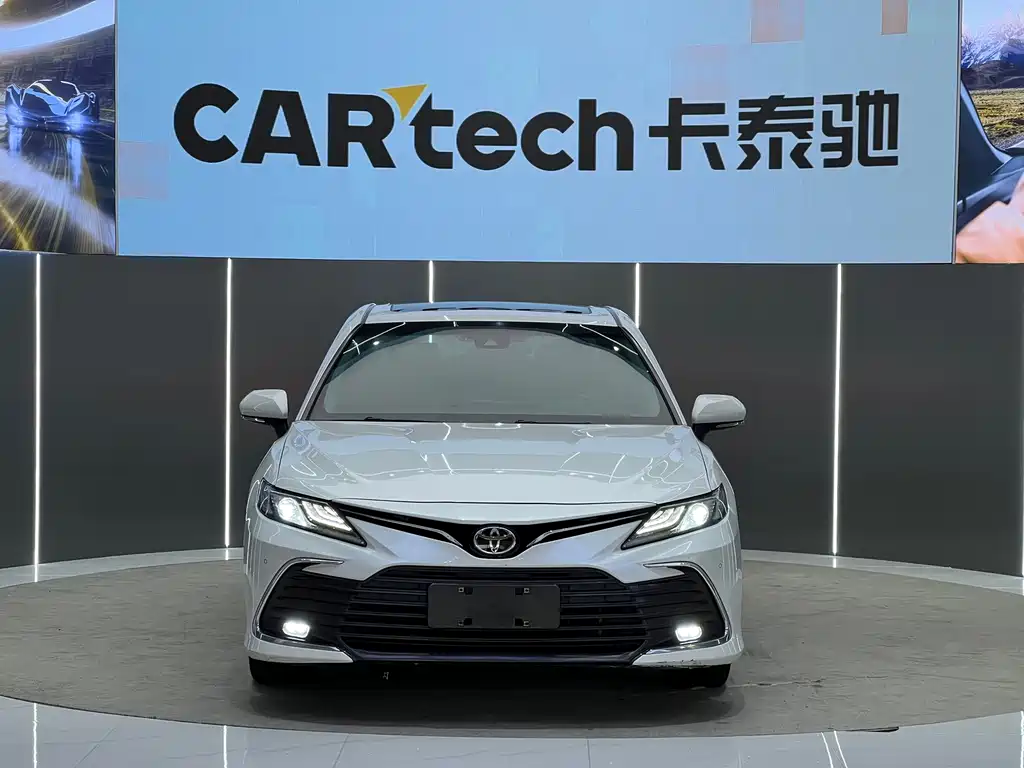 Toyota Camry — миниатюра 2