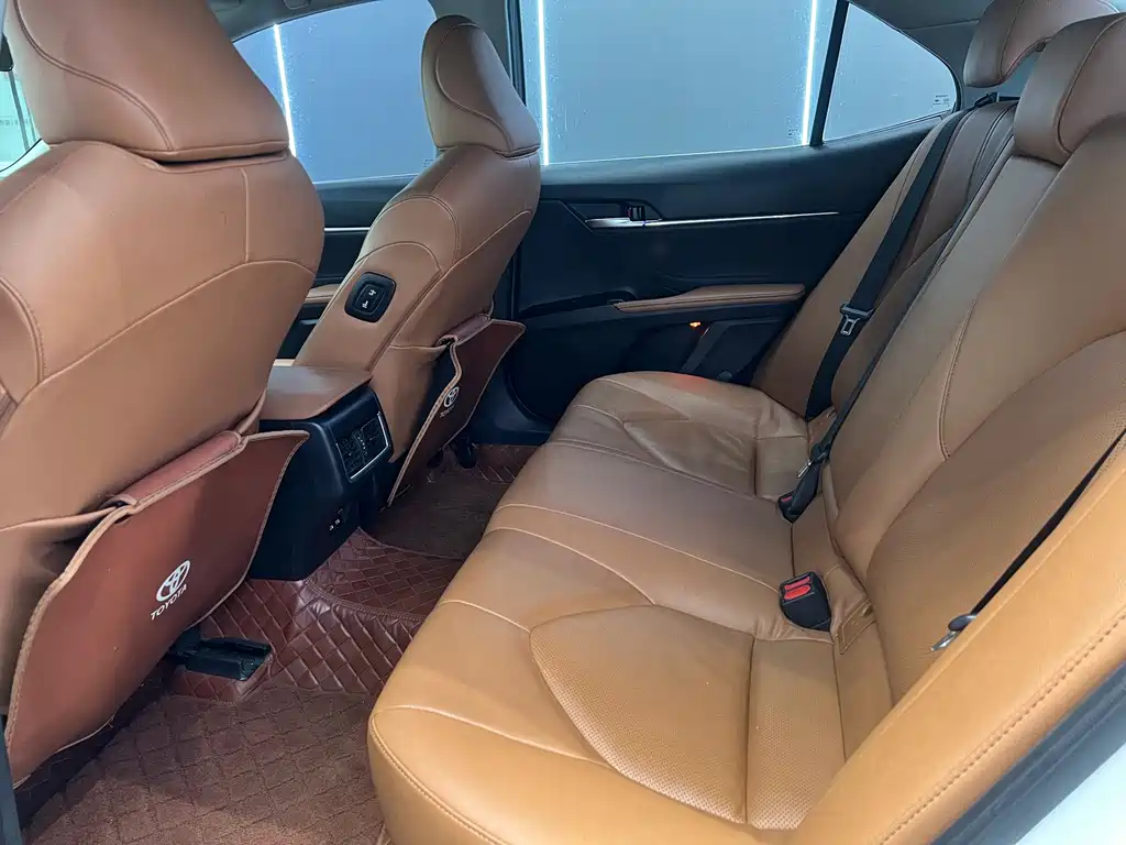 Toyota Camry — миниатюра 8