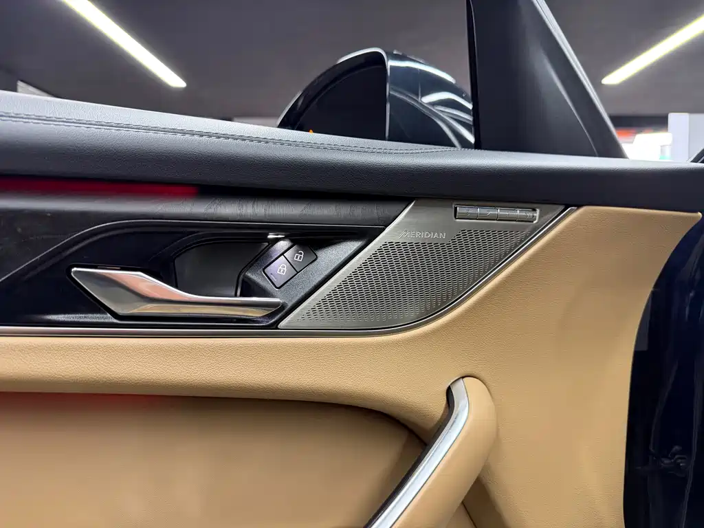 Jaguar F-PACE — миниатюра 19