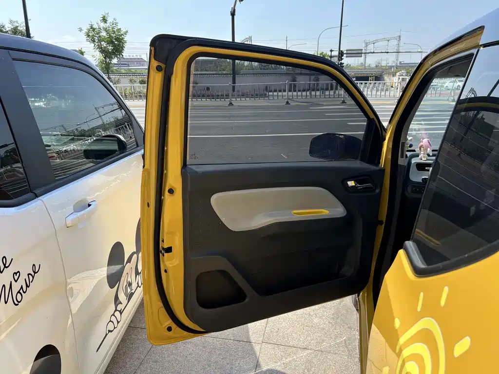 Wuling MINIEV — миниатюра 10
