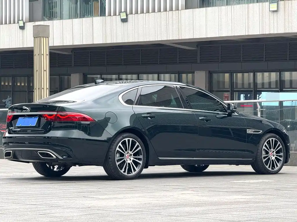 Jaguar XFL 2024 2.0T P250 Premium Luxury