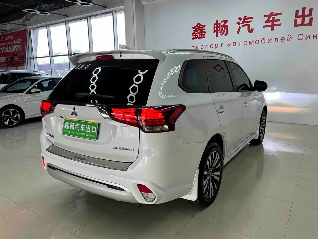 MITSUBISHI OUTLANDER