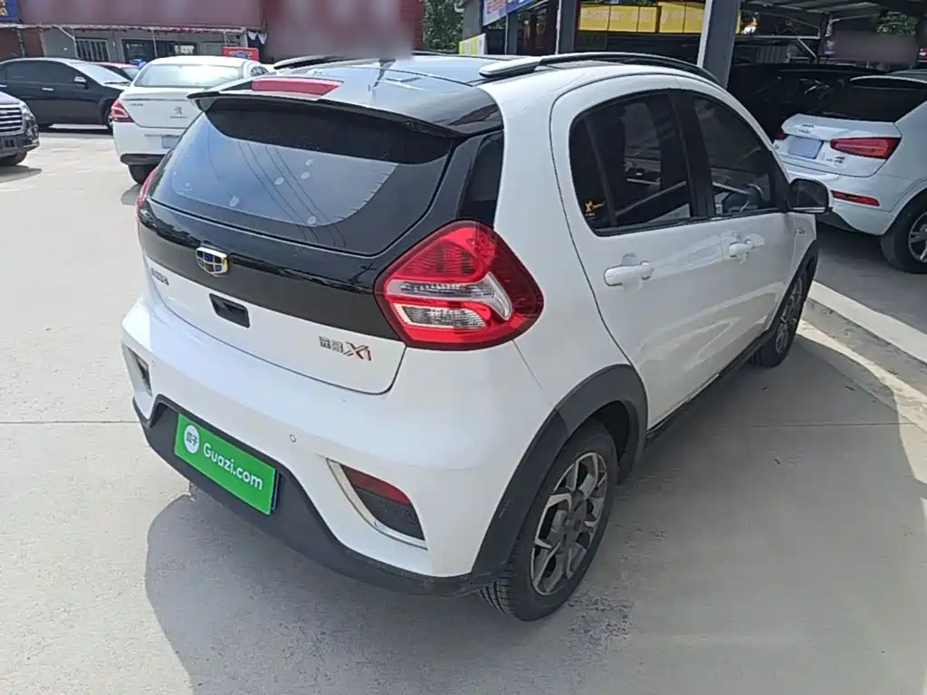 Geely Vision X1 — миниатюра 7