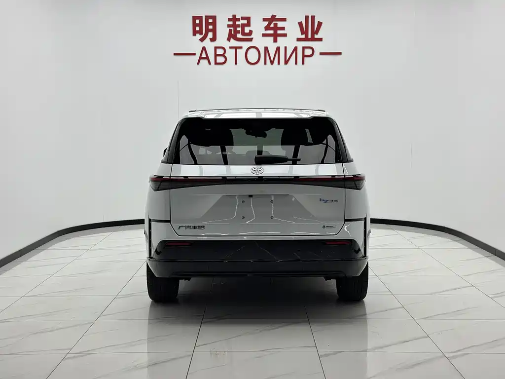 Toyota bZ3X - фото 10