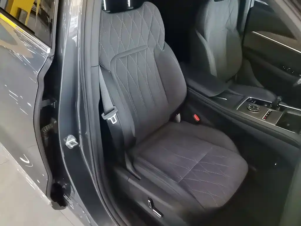 Geely Xingyue L — миниатюра 25