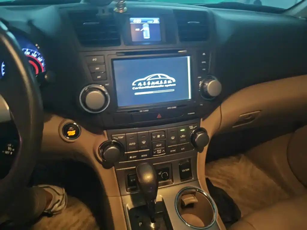Toyota Highlander — миниатюра 9
