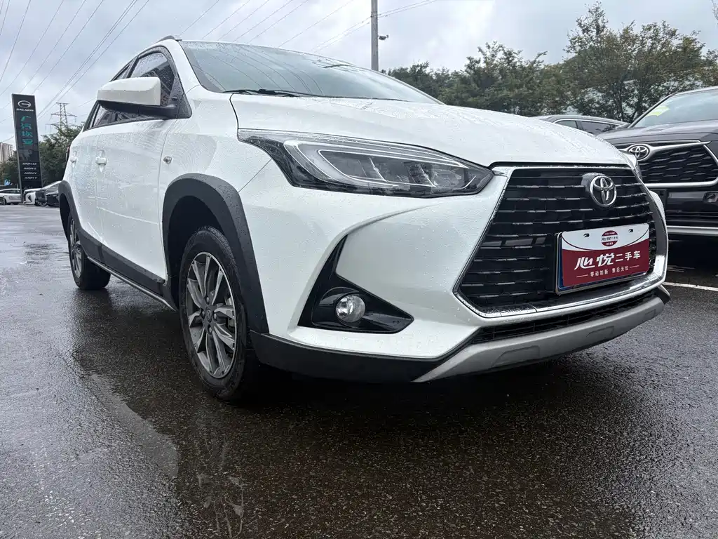 Toyota Yaris L — миниатюра 3