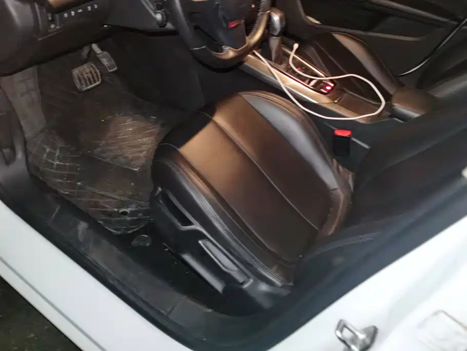 Peugeot 408 — миниатюра 9
