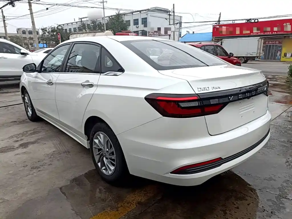 Venucia D60 — миниатюра 5