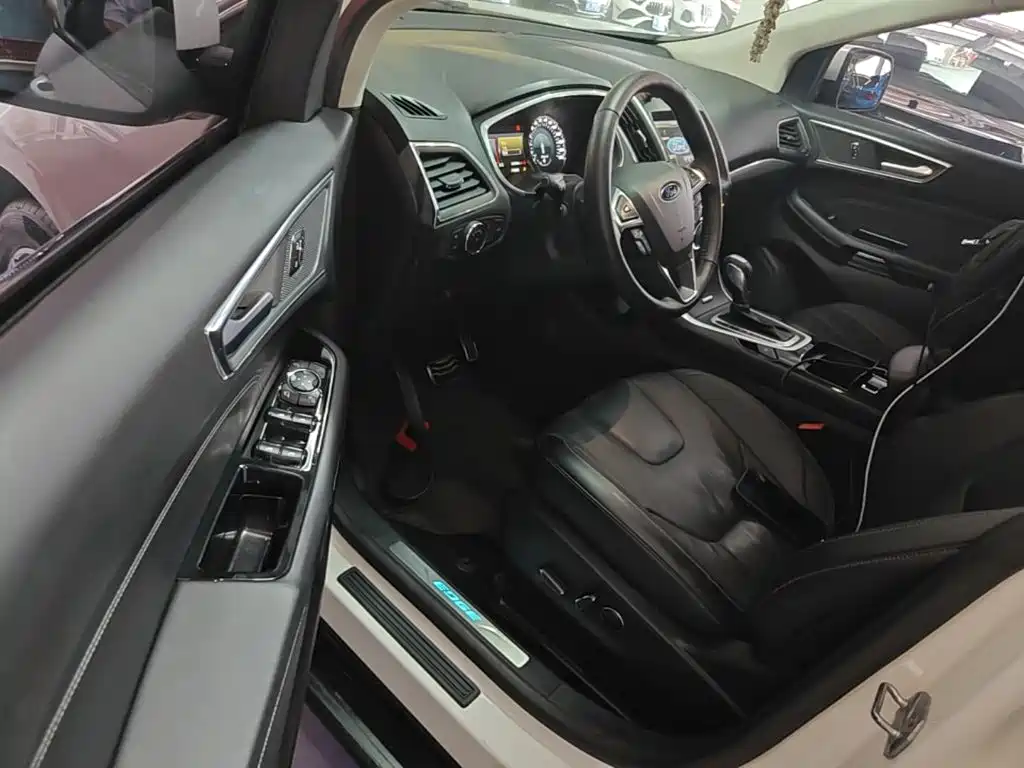Ford Edge — миниатюра 16