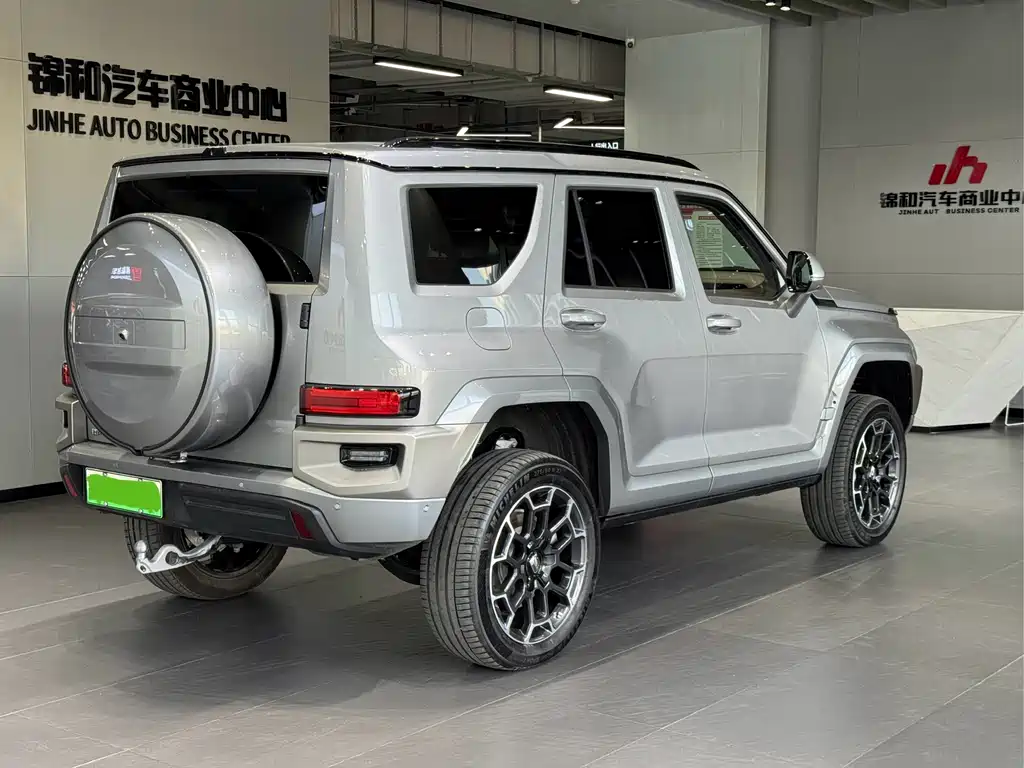 TANK TANK 700 NEW ENERGY