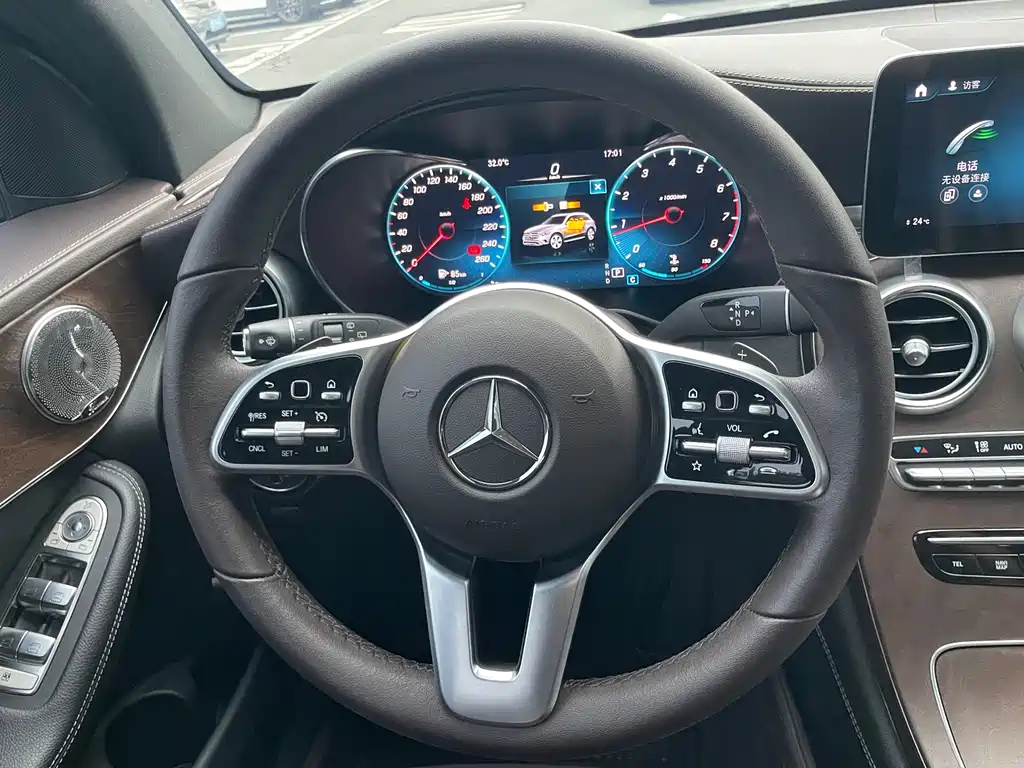 Mercedes-Benz GLC — миниатюра 12