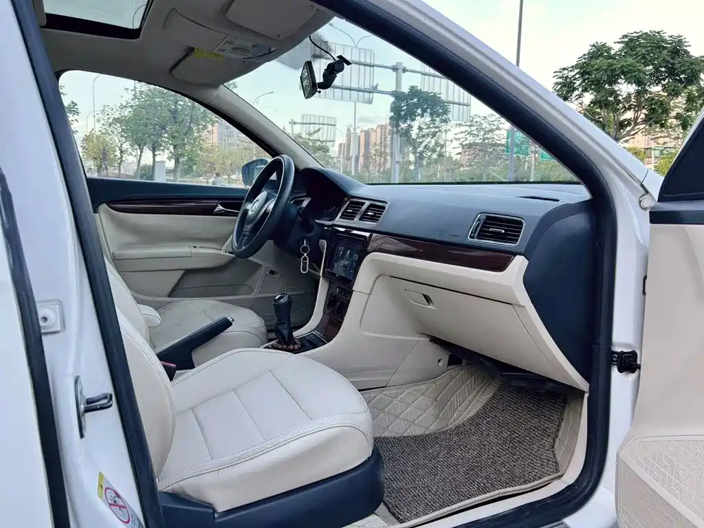 Volkswagen Lavida — миниатюра 8
