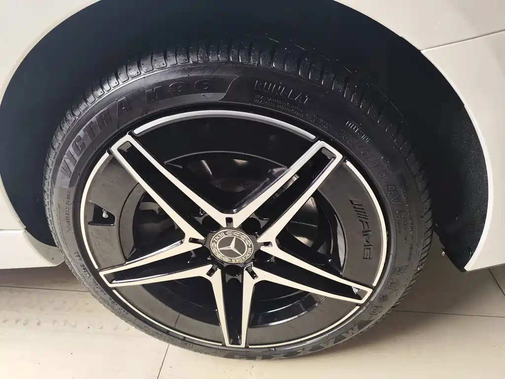 Mercedes-Benz C-Class — миниатюра 11