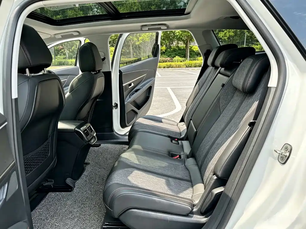 Peugeot 5008 — миниатюра 8