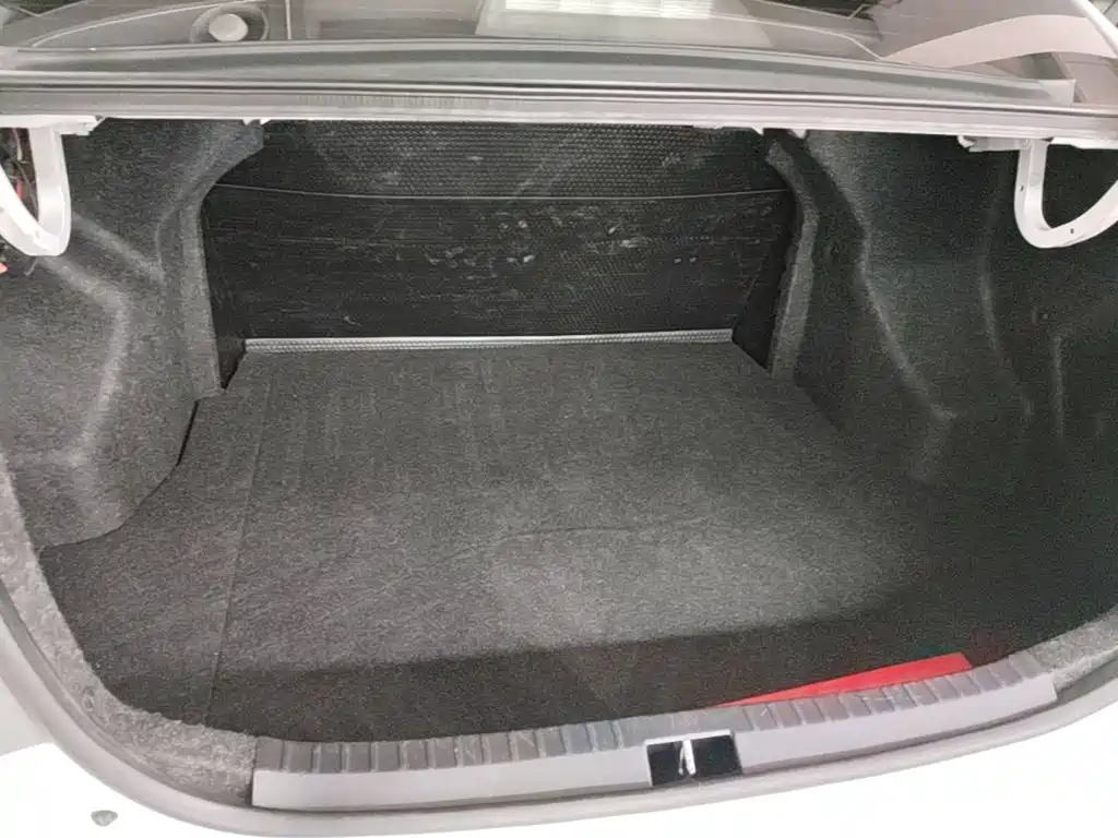 Toyota Yaris L — миниатюра 19