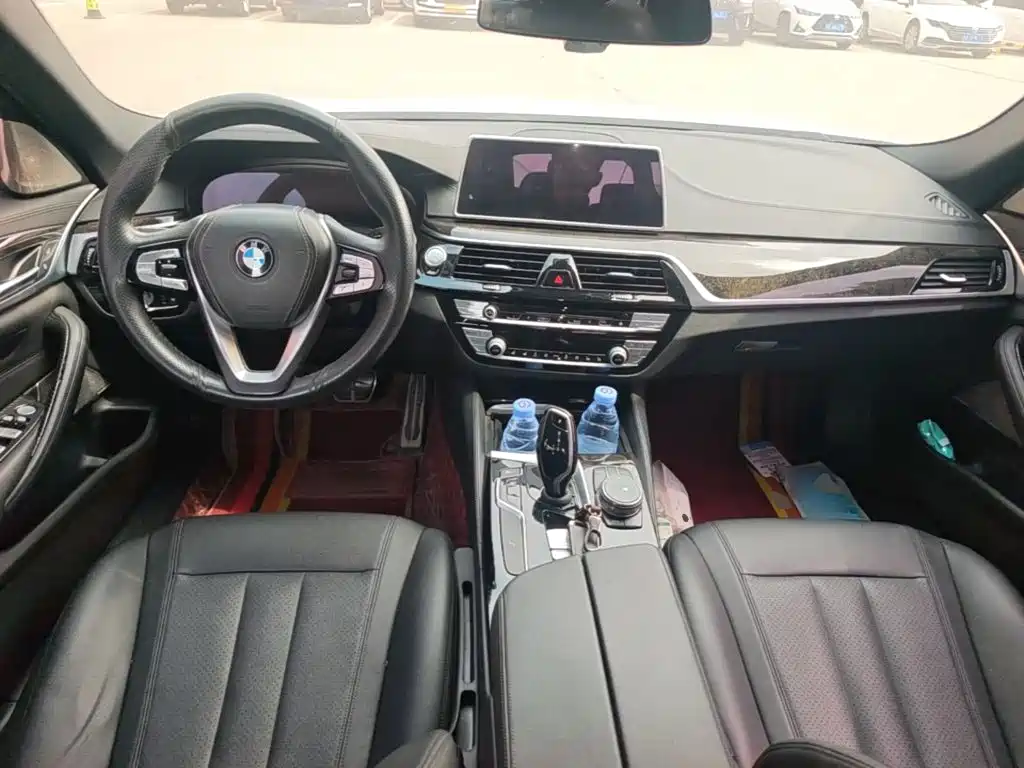 BMW 5 Series — миниатюра 10