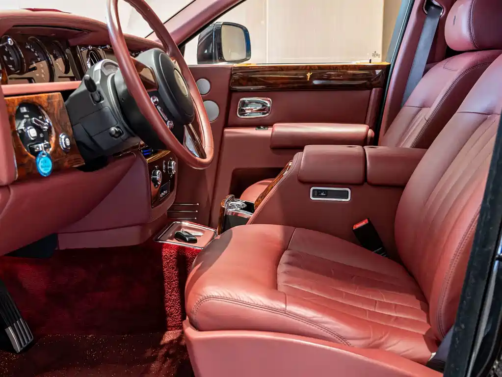 Rolls-Royce Phantom — миниатюра 8