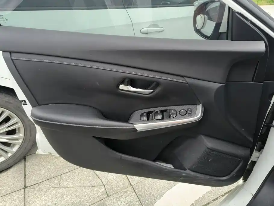 Nissan Sylphy — миниатюра 7