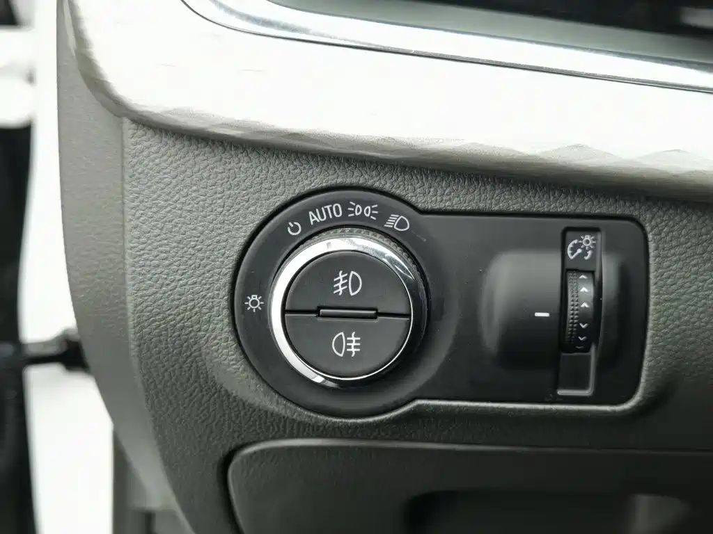 Chevrolet Malibu — миниатюра 21