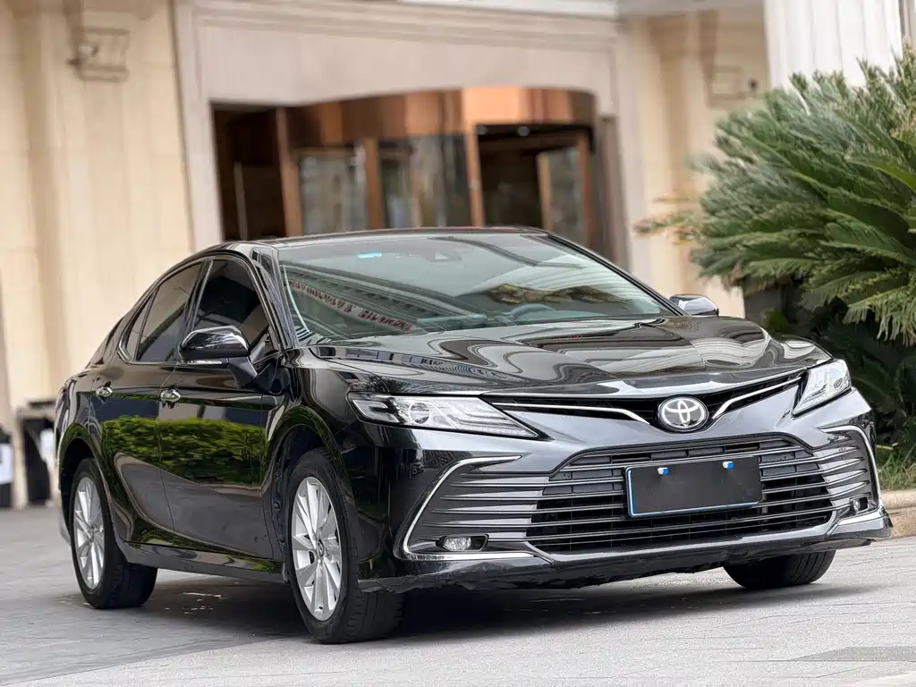 Toyota Camry — миниатюра 3