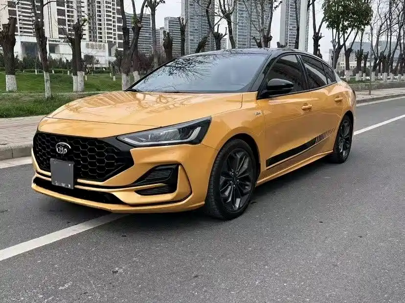 Ford Focus 2022 EcoBoost 180 AT S