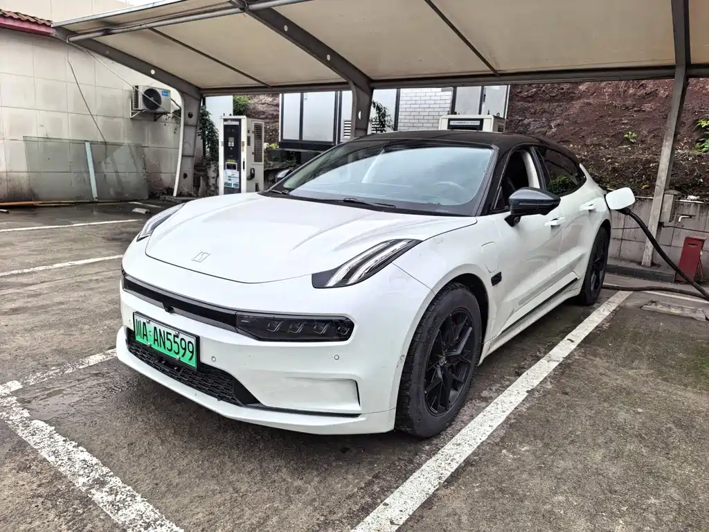 Zeekr 001