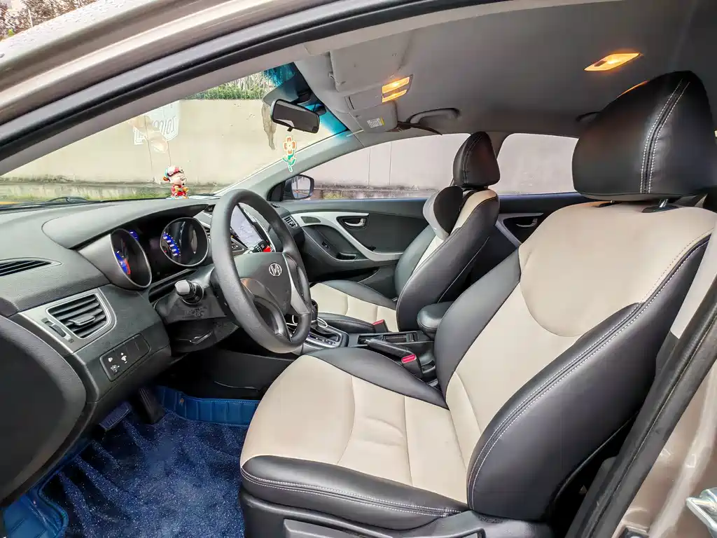 Hyundai Elantra Langdong — миниатюра 12
