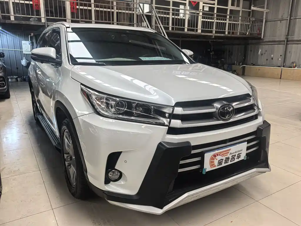 TOYOTA HIGHLANDER
