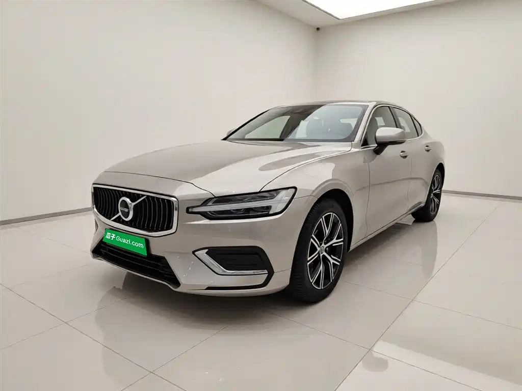 Volvo S60 2025
