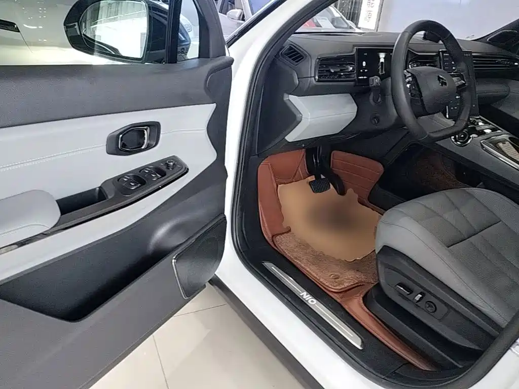 NIO ES8 — миниатюра 16