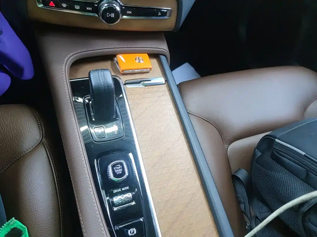 Volvo XC90 — миниатюра 14