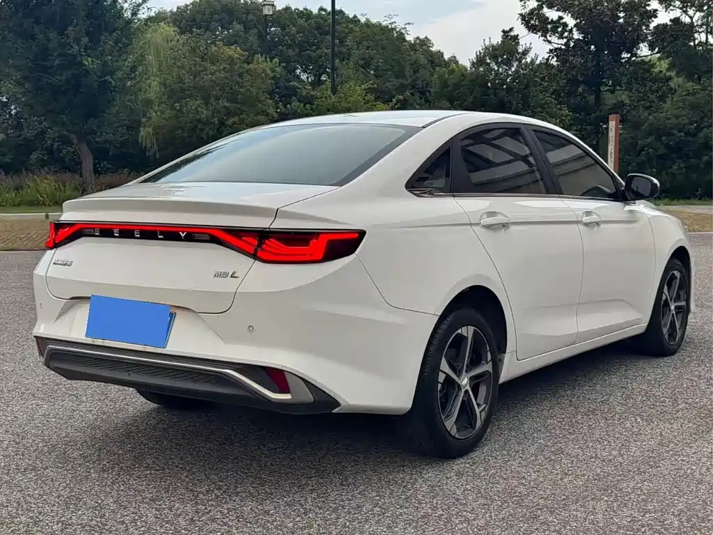 Geely Emgrand L — миниатюра 6