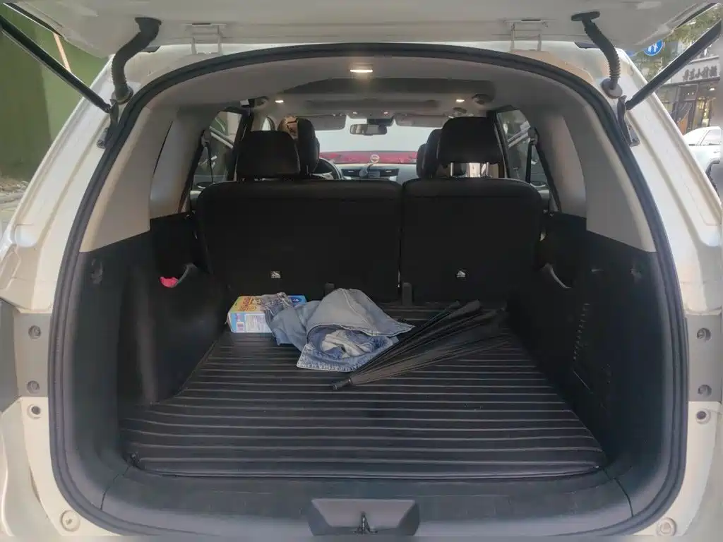 Nissan Terra — миниатюра 15