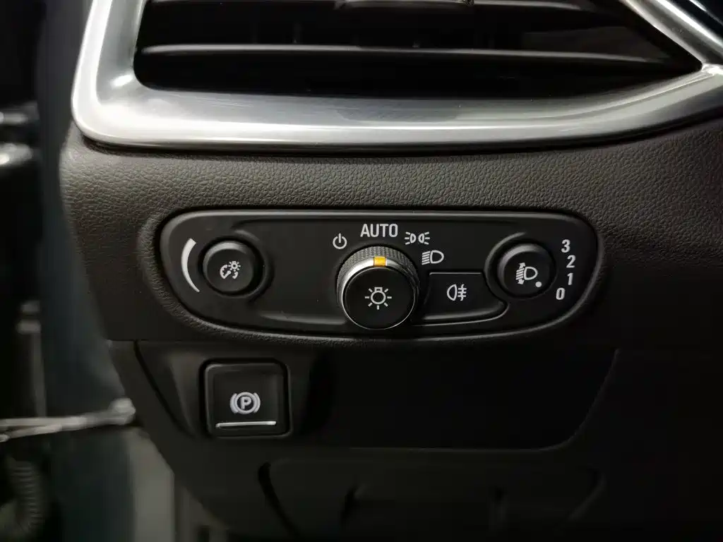 Buick Enclave — миниатюра 21