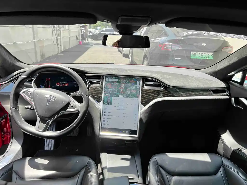 Tesla Model S — миниатюра 8