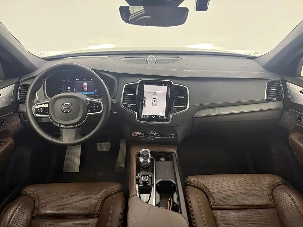 Volvo XC90 2024 B6 Luxury 7 мест