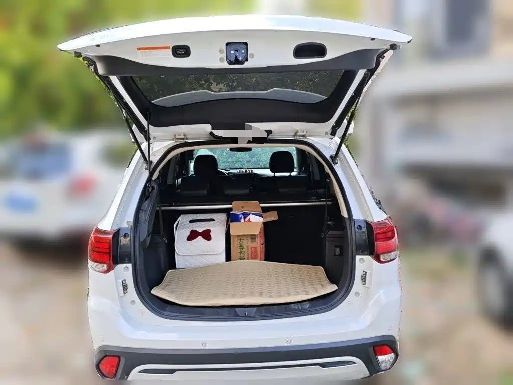 Mitsubishi Outlander — миниатюра 15