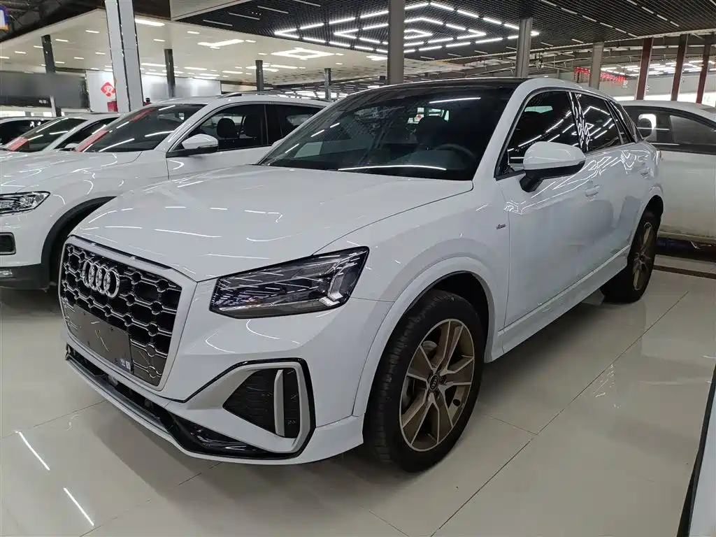Audi Q2L 2023