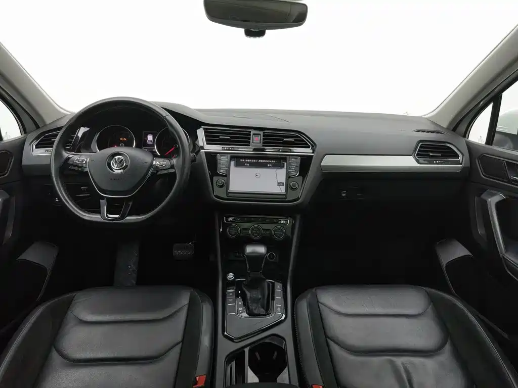 Volkswagen Tiguan L — миниатюра 5