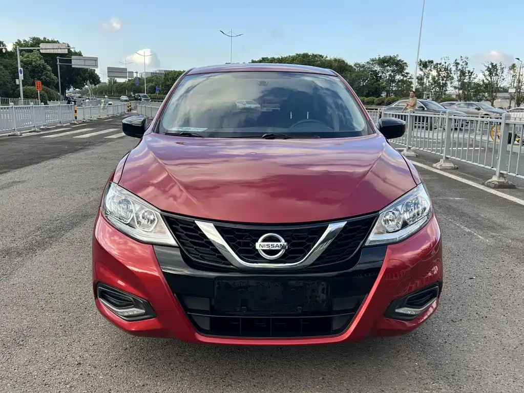 Nissan Tiida — миниатюра 2