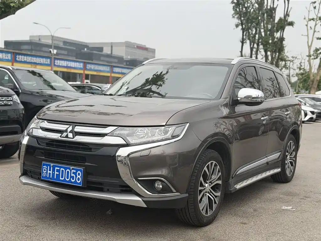 Mitsubishi Outlander (Import) 2016