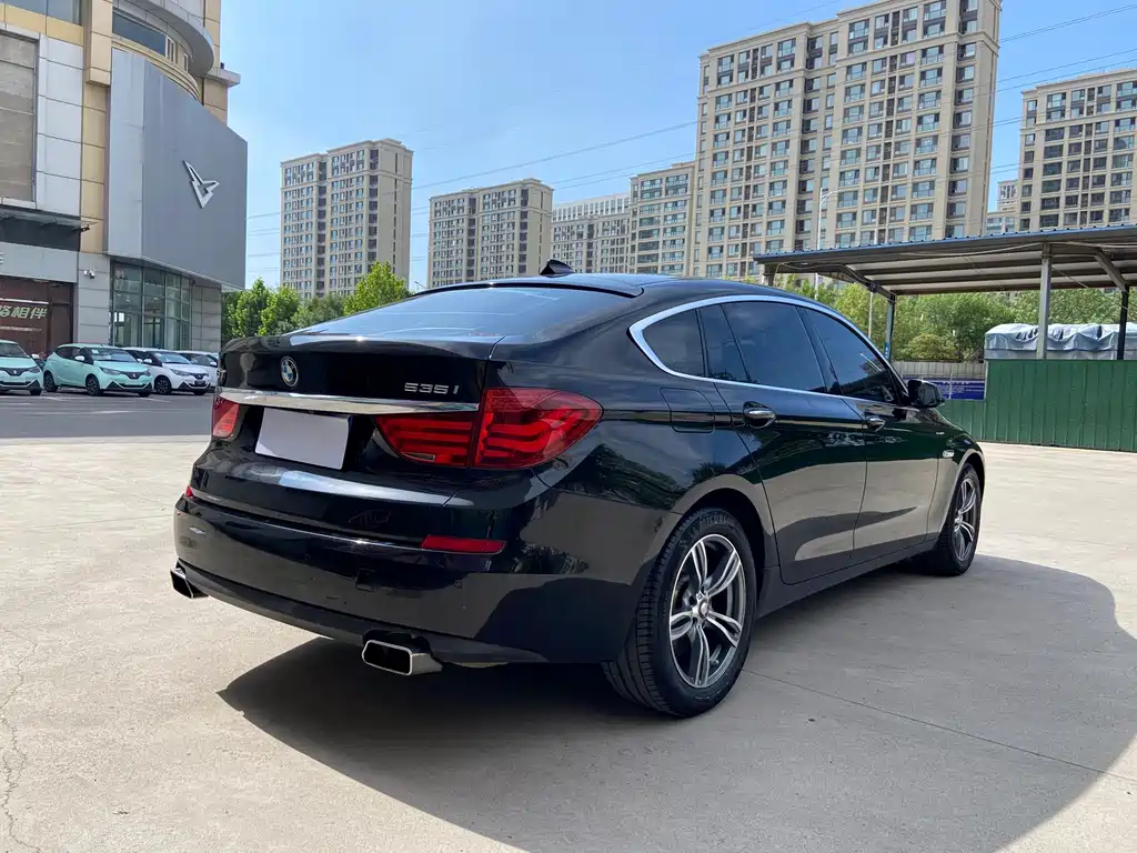 BMW 5 Series GT 5 GT 2011 535i Elegant